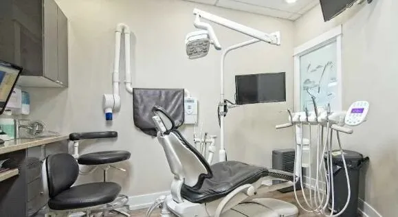 Modern dental treatment room at Eagle Point Dental in Nanaimo, featuring advanced equipment and a comfortable patient chair.